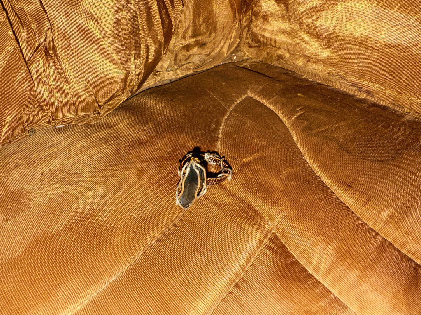 Eight of Wands – Labradorite Momentum Ring